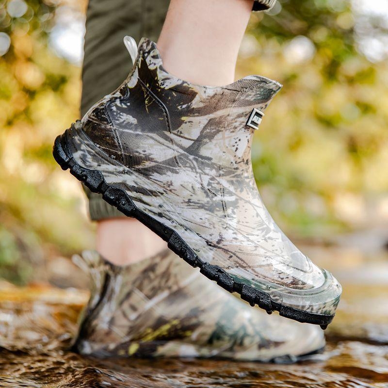 Madala lõikega, keskmise lõikega, kerged, libisemiskindlad, kõrge lõikega kummikud, kulumiskindlad meeste kingad, moodsed kummikud, kingad üliõpilastele, hingavad