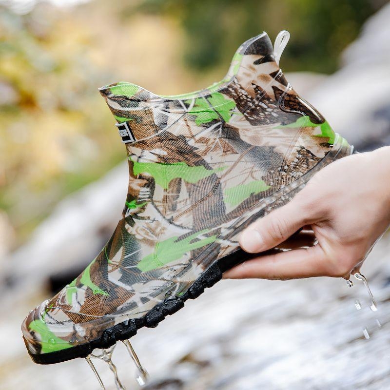 Madala lõikega, keskmise lõikega, kerged, libisemiskindlad, kõrge lõikega kummikud, kulumiskindlad meeste kingad, moodsed kummikud, kingad üliõpilastele, hingavad