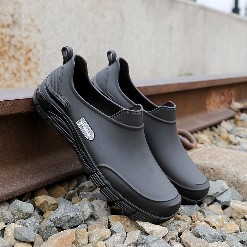 Pārrobežu modes īsie mucas lietus zābaki vīriešu universālie virsdrēbes ūdens apavi neslīdoši virtuves gumijas apavi ūdensizturīgi nodilumizturīgi automazgātavas apavi vasarai