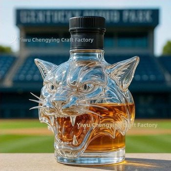 2025 Népszerű, határokon átnyúló vadmacska vadmacska fejű borosüveg díszek kézműves üveg whiskysüveg