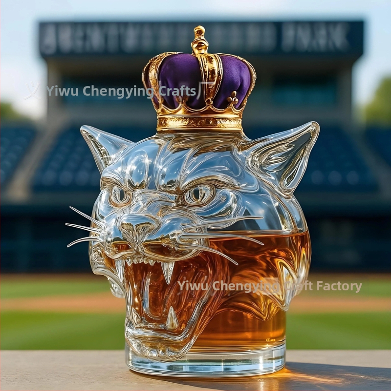 2025 Népszerű, határokon átnyúló vadmacska vadmacska fejű borosüveg díszek kézműves üveg whiskysüveg