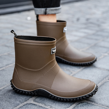 Vihmasaapad meestele ja naistele, lühikese toruga libisemiskindlad kulumiskindlad veekingad paaridele, õues kasutamiseks mõeldud veekindlad kummist kingad suletud pendelrännakuteks, veesaapad kohaletoimetamiseks