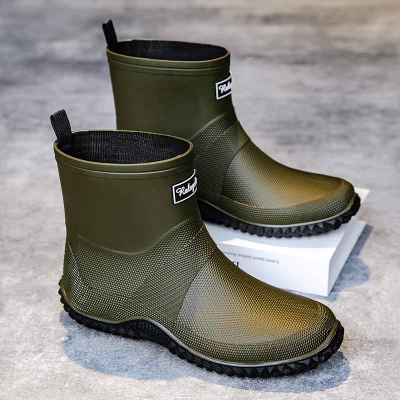 Vihmasaapad meestele ja naistele, lühikese toruga libisemiskindlad kulumiskindlad veekingad paaridele, õues kasutamiseks mõeldud veekindlad kummist kingad suletud pendelrännakuteks, veesaapad kohaletoimetamiseks