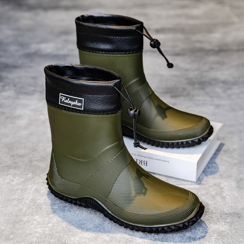 Vihmasaapad meestele ja naistele, lühikese toruga libisemiskindlad kulumiskindlad veekingad paaridele, õues kasutamiseks mõeldud veekindlad kummist kingad suletud pendelrännakuteks, veesaapad kohaletoimetamiseks