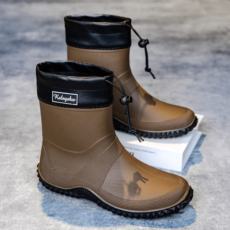 Vihmasaapad meestele ja naistele, lühikese toruga libisemiskindlad kulumiskindlad veekingad paaridele, õues kasutamiseks mõeldud veekindlad kummist kingad suletud pendelrännakuteks, veesaapad kohaletoimetamiseks