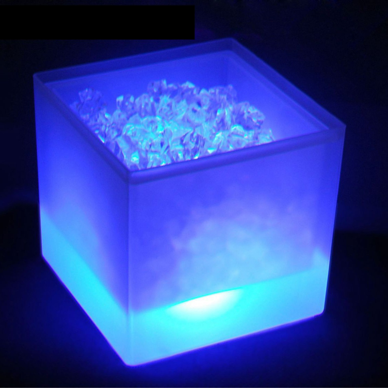 Kvadratinis dvisluoksnis matinis PP plastikinis šviečiantis ledo kibirėlis, mažas, 3,5 l talpos, baterinis, alaus, šampano ledo kibirėlis