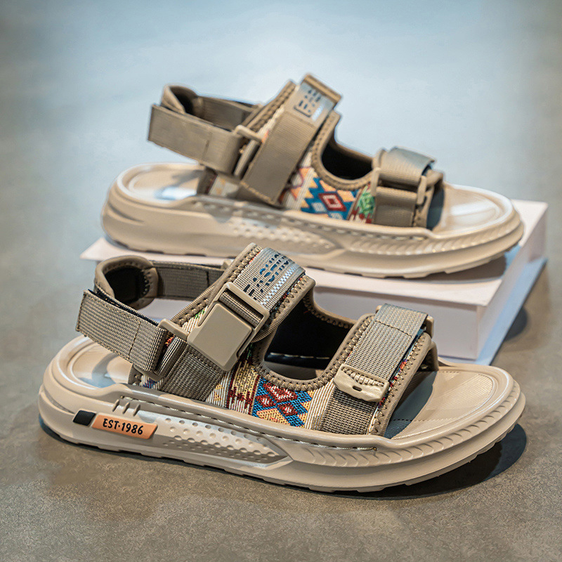 Vyriškos basutės 2025 m. Naujos vasaros viršutiniai drabužiai minkštu padu neslystantys sportiniai vairavimo basutės laisvalaikio paplūdimio batai