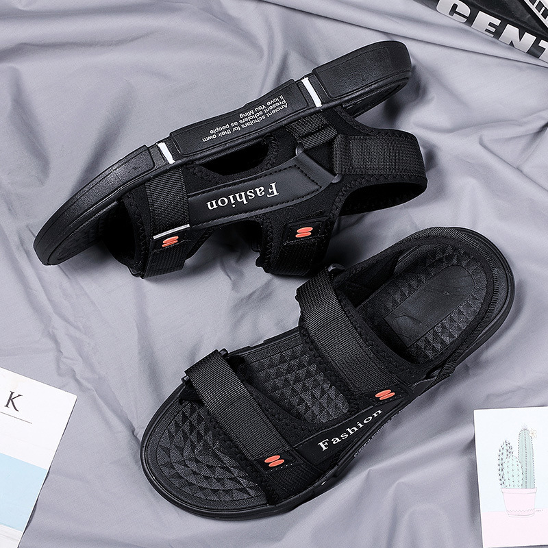 Vyriškos basutės 2025 m. Naujos vasaros viršutiniai drabužiai minkštu padu neslystantys sportiniai vairavimo basutės laisvalaikio paplūdimio batai