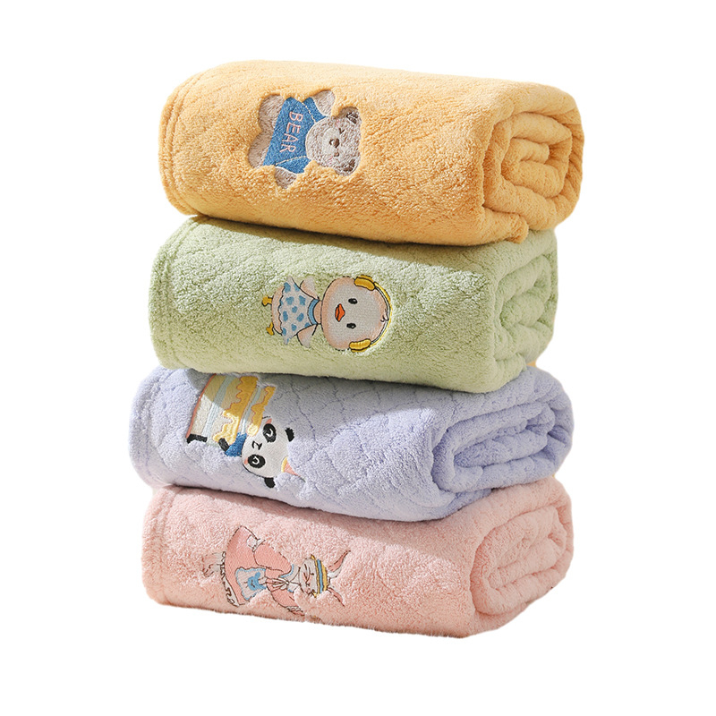 Kūdikio rankšluostis, sugeriantis koralų spalvos aksominis rankšluostis, sustorintas vaikiškas pledas, siuvinėtas su animacinių filmukų raštu, minkšta medvilnė, naujagimiui