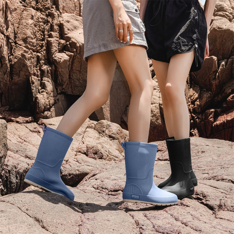 Guminiai batai, naujo stiliaus moteriški viršutiniai drabužiai iki blauzdų, universalūs, laisvalaikio, lauko, vasariniai, neslystantys, atsparūs dilimui, virtuvės PVC vandens batai, pasienio prekyba