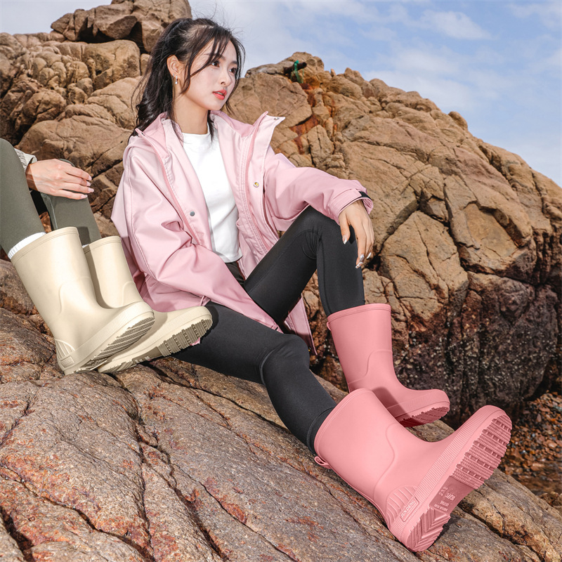 Guminiai batai, naujo stiliaus moteriški viršutiniai drabužiai iki blauzdų, universalūs, laisvalaikio, lauko, vasariniai, neslystantys, atsparūs dilimui, virtuvės PVC vandens batai, pasienio prekyba