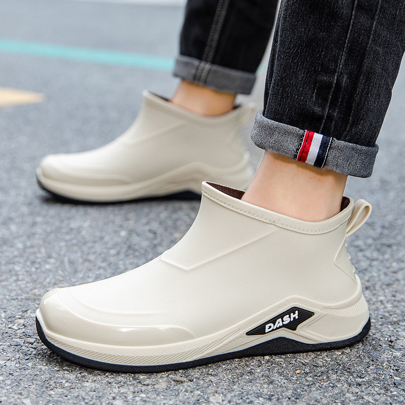 Uued meeste vihmakingad, veekindlad kingad, libisemiskindlad vihmakingad, lühikesed vihmasaapad, moodne Korea stiilis internet, populaarne vabaaja jalakummist kingad väliskaubanduseks