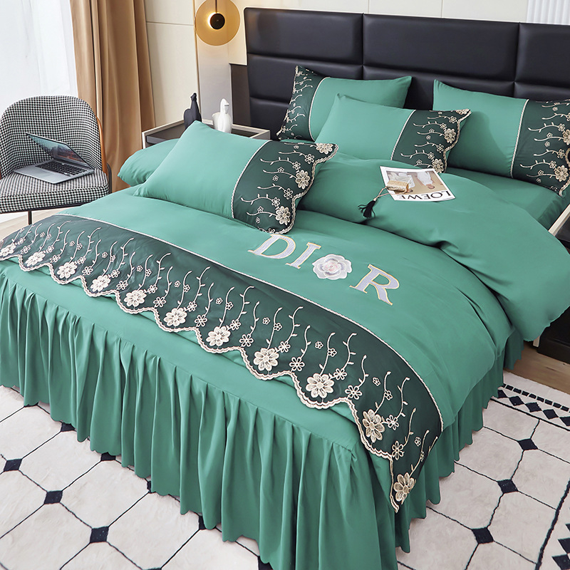 Europietiško stiliaus nėriniais siuvinėtas keturių dalių lovos sijonas, raudonas vienspalvis šlifavimo antklodės užvalkalas, vestuvinė patalynė, keturių dalių komplektas