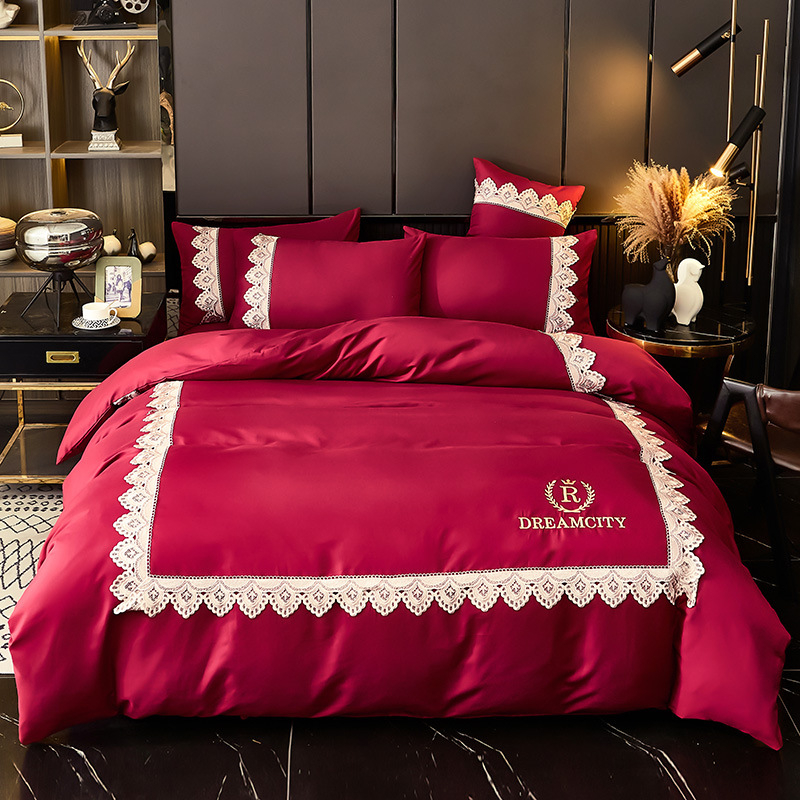 Europietiško stiliaus nėriniais siuvinėtas keturių dalių lovos sijonas, raudonas vienspalvis šlifavimo antklodės užvalkalas, vestuvinė patalynė, keturių dalių komplektas