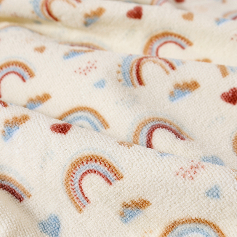 Vaikiškas mikropluošto rankšluostis su gobtuvu, chalatas su animacinių filmukų atspaudu, nešiojamas rankšluostis, skirtas įvairioms reikmėms