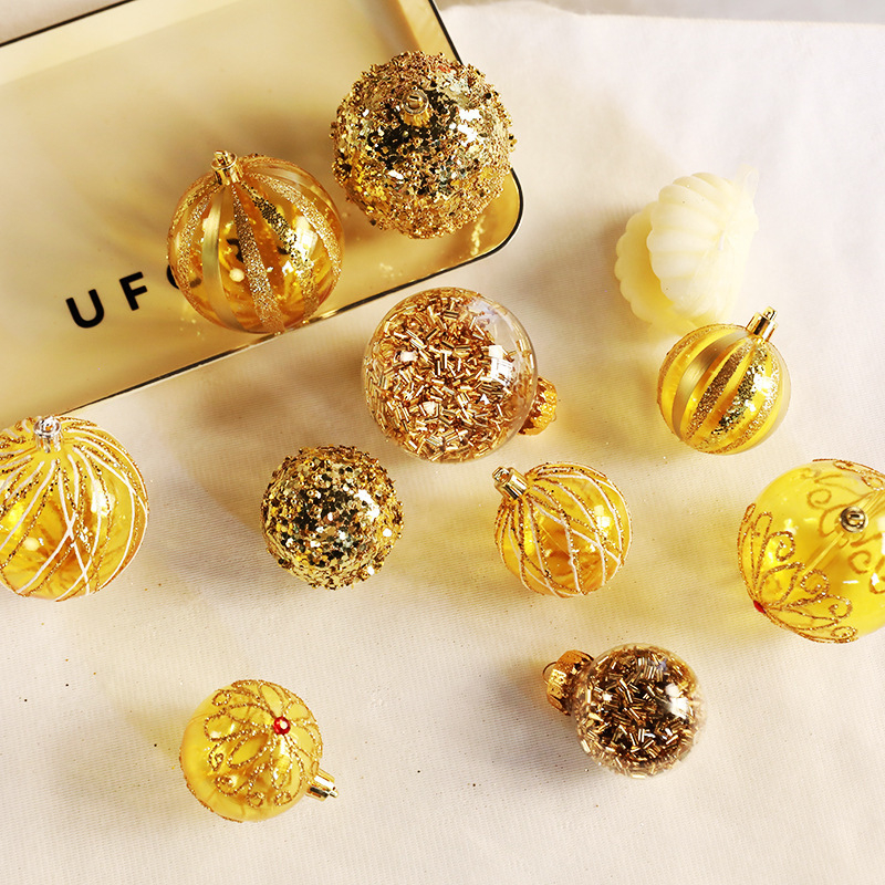 [Išskirtinė kruopščiai atrinkta] Šventinės dekoracijos Kalėdiniai kamuoliukai Kalėdų eglutės pakabukai Dovanų dėžutė Žolės šilko skaidrūs dažyti kamuoliukai