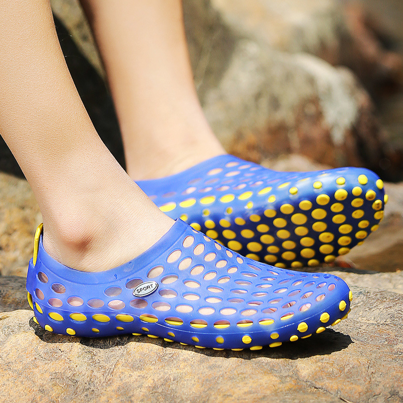 Vanematele ja lastele mõeldud meeste ja naiste rannajalatsid, suvised libisemiskindlad pehme tallaga kahlamisjalatsid, väikeste, keskmiste ja suurte laste sandaalid, linnupesa puukingad