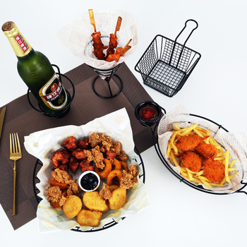 Amerikietiško stiliaus kūrybingi stalo įrankiai, geležiniai kepti užkandžių krepšeliai, bulvyčių fri krepšeliai, kepti krepšeliai, desertui skirti kepti viščiukai, duonos krepšeliai, lėkščių indai