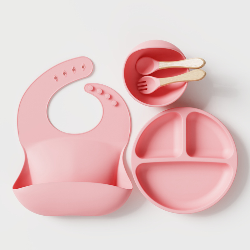 Piiriülene kuummüügis olev laste lauanõud, silikoonist dielektriline taldrik, laste beebisöötmislauanõud, kahvel, lusikas, imemiskettaga kauss, riisitasku