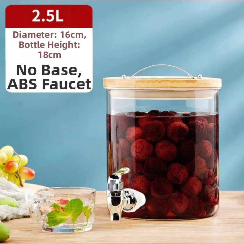 Internetikuulsuste puuviljatee klaas, tipptasemel koksivaat, iseteenindusega suletud joogipudel, õllevaat, altaripudel