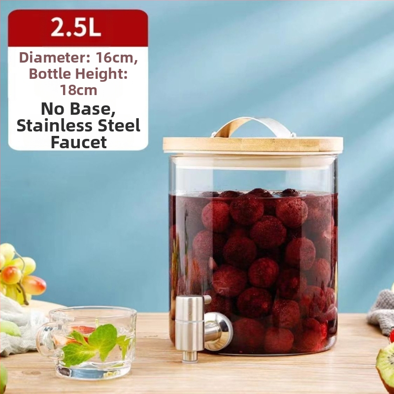 Internetikuulsuste puuviljatee klaas, tipptasemel koksivaat, iseteenindusega suletud joogipudel, õllevaat, altaripudel