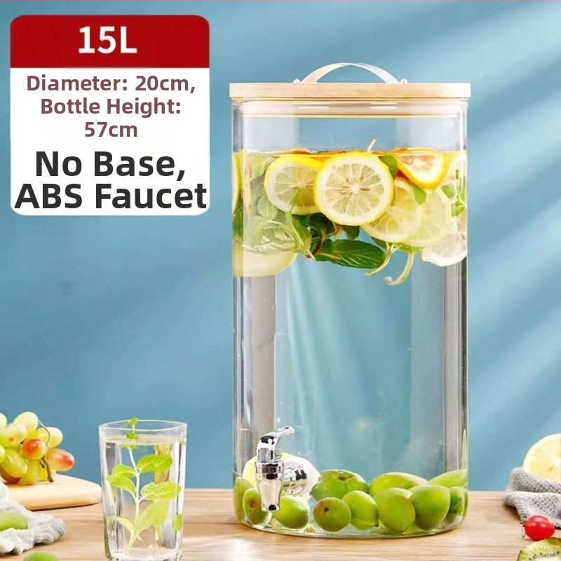 Internetikuulsuste puuviljatee klaas, tipptasemel koksivaat, iseteenindusega suletud joogipudel, õllevaat, altaripudel