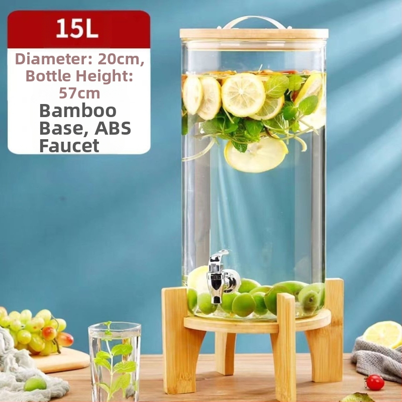 Internetikuulsuste puuviljatee klaas, tipptasemel koksivaat, iseteenindusega suletud joogipudel, õllevaat, altaripudel