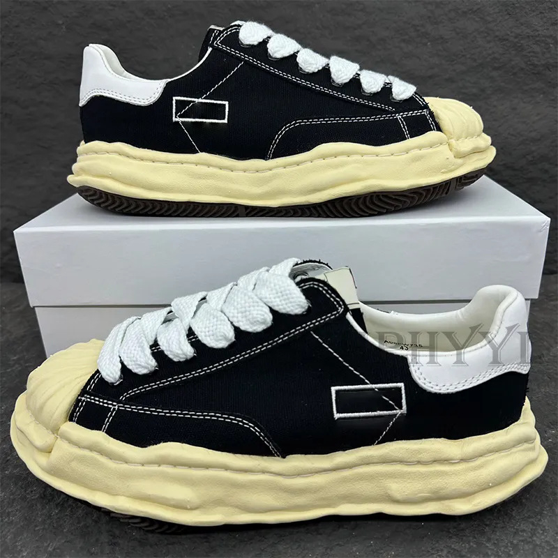 Noliktavā 2025. gadā pieejamas Eiropas un Amerikas modernās kaula formas kurpes, personalizētas jaunas līnijas audekla kurpes, slavenību stila ikdienas kurpes, apģērbi