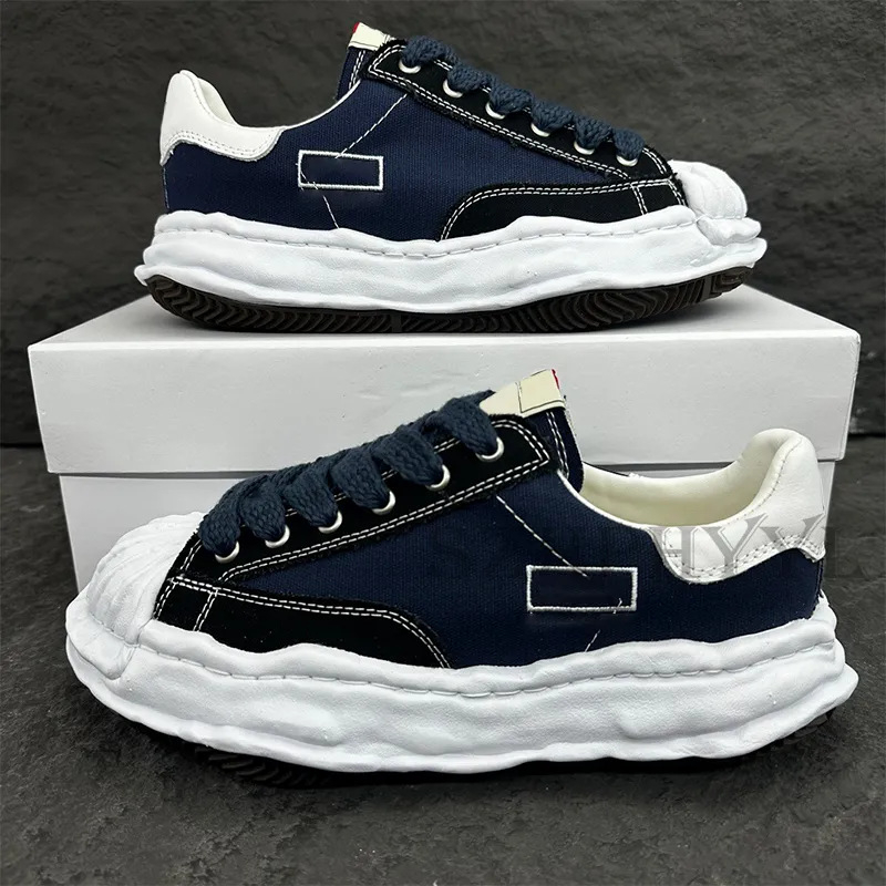 Noliktavā 2025. gadā pieejamas Eiropas un Amerikas modernās kaula formas kurpes, personalizētas jaunas līnijas audekla kurpes, slavenību stila ikdienas kurpes, apģērbi