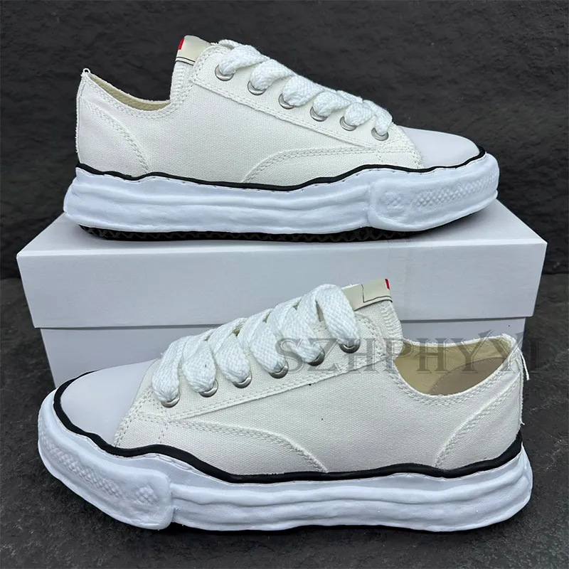 Noliktavā 2025. gadā pieejamas Eiropas un Amerikas modernās kaula formas kurpes, personalizētas jaunas līnijas audekla kurpes, slavenību stila ikdienas kurpes, apģērbi