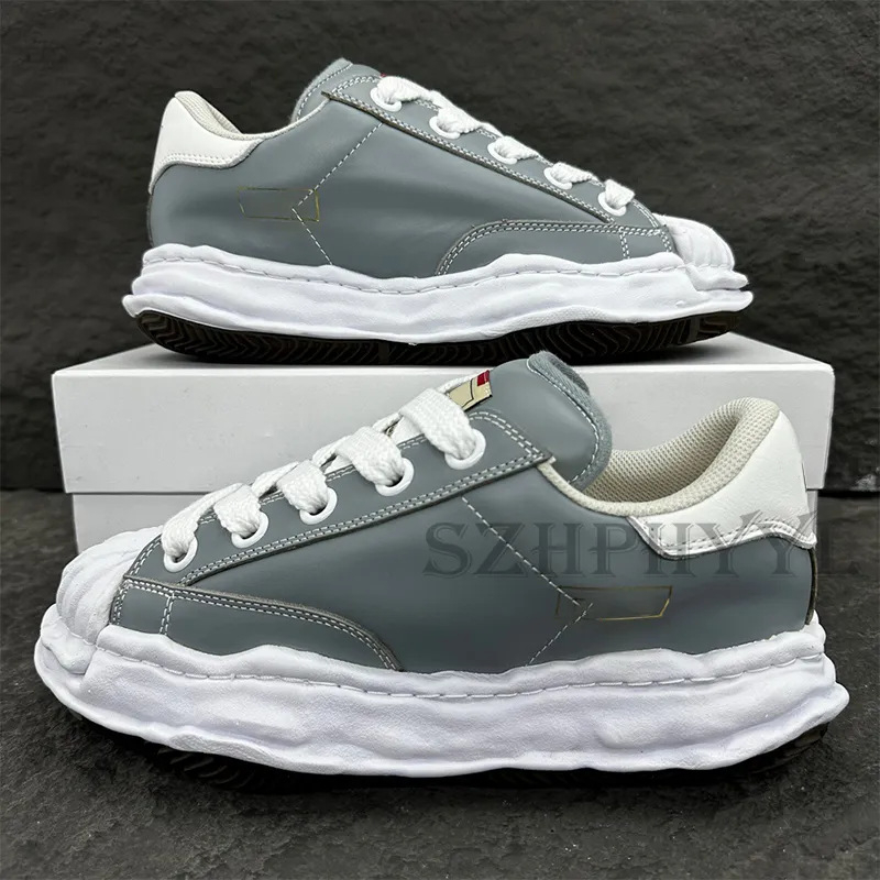 Noliktavā 2025. gadā pieejamas Eiropas un Amerikas modernās kaula formas kurpes, personalizētas jaunas līnijas audekla kurpes, slavenību stila ikdienas kurpes, apģērbi