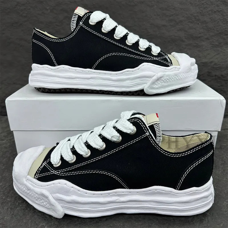 Noliktavā 2025. gadā pieejamas Eiropas un Amerikas modernās kaula formas kurpes, personalizētas jaunas līnijas audekla kurpes, slavenību stila ikdienas kurpes, apģērbi