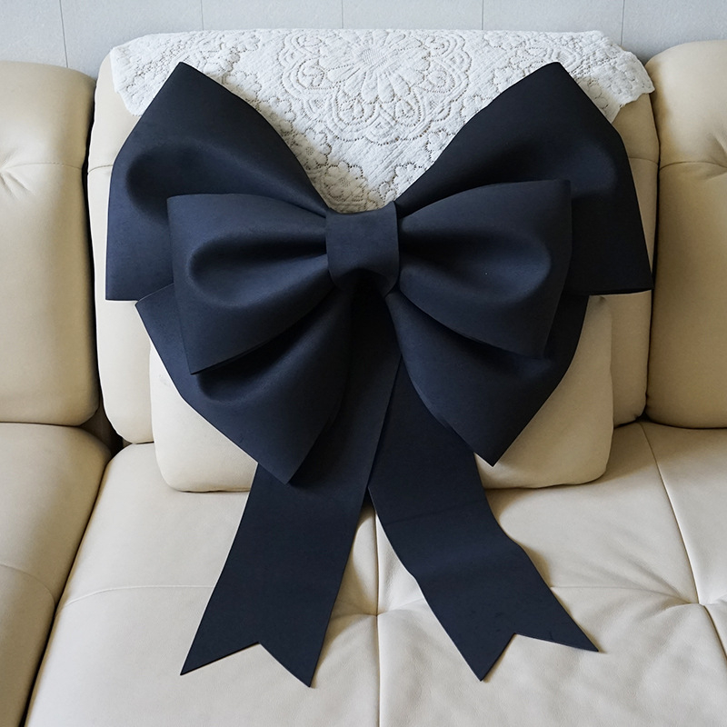 Ülisuur lipsuga materjalist kott sünnipäevatoa kaunistamine pulmapühade peokaunistused tausta seinale paigutus