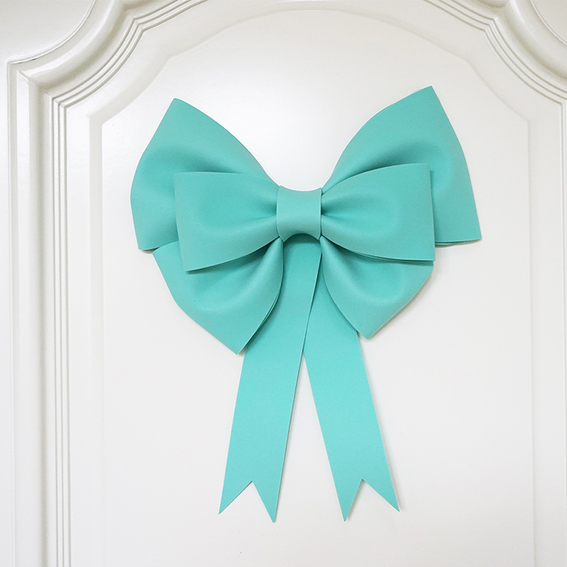 Ülisuur lipsuga materjalist kott sünnipäevatoa kaunistamine pulmapühade peokaunistused tausta seinale paigutus