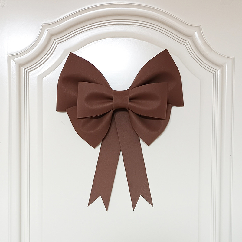 Ülisuur lipsuga materjalist kott sünnipäevatoa kaunistamine pulmapühade peokaunistused tausta seinale paigutus