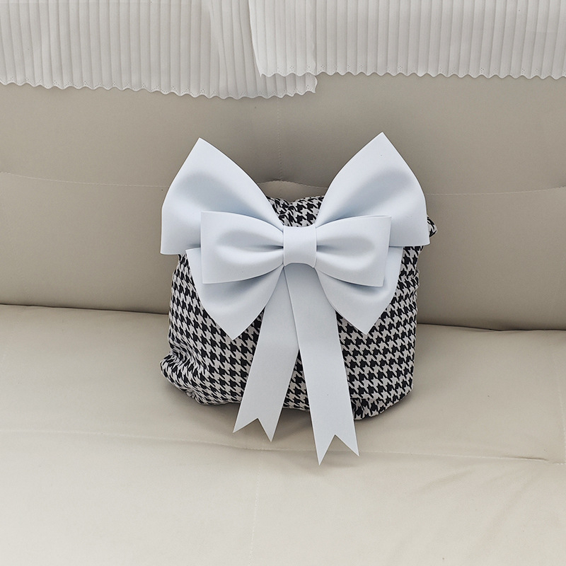 Ülisuur lipsuga materjalist kott sünnipäevatoa kaunistamine pulmapühade peokaunistused tausta seinale paigutus