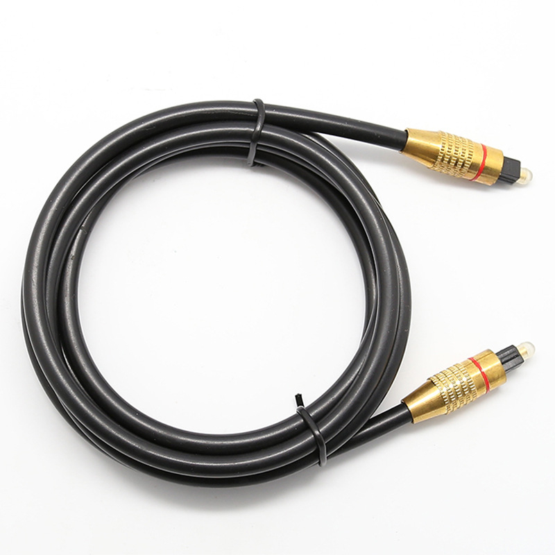 Piiriülene optiline kiudaudio kaabel Toslinki heli digitaalkaabel Optiline televiisor, mis on ühendatud võimendiga Square Port