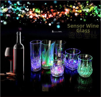 Šviesą skleidžiantis puodelis užpilkite vandenį ant ryškios indukcinės šalto šviesos vandens puodelis spalvingas šviesą skleidžiantis puodelis LED blykstė puodelio baras KTV vyno puodelis
