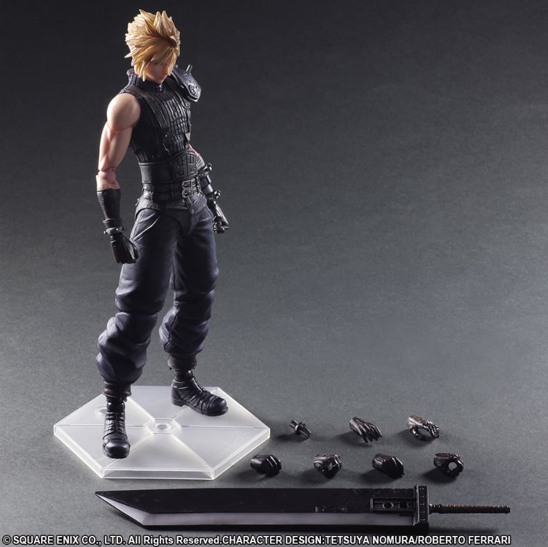 Final Fantasy 7 Play Arts mainīts uz pārtaisīto versiju, PA mainīts uz 2. paaudzes Claude Streff rokas biroju.