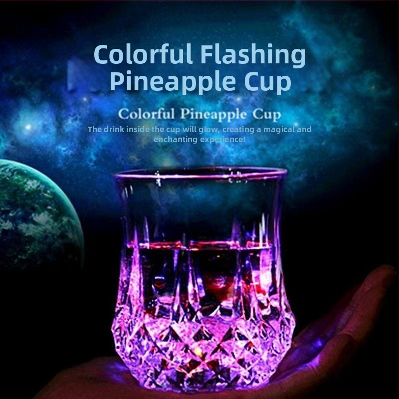 [7583 души са събрали] Цветна светеща чаша, цветна чаша за бира със сензор за вода, свети и променя цвета си, когато се налее вода