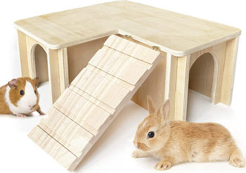 Puidust lossi ja redeliga dodge-mänguasi hamstrile ja meriseale, küülikule