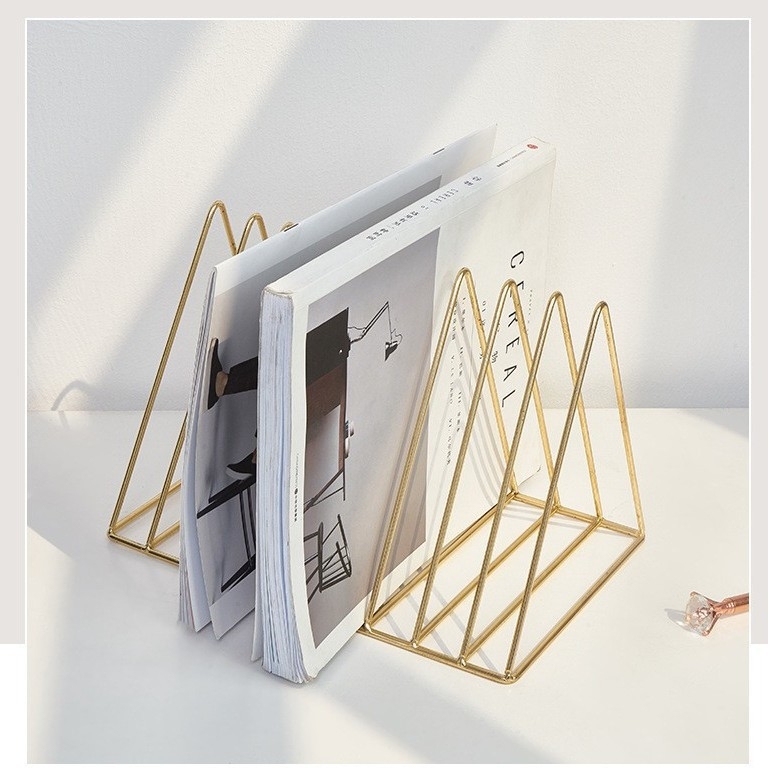 Sepistatud rauast kolmnurksed raamatutoed dokumentide korraldamiseks, raamaturiiulid, õpilaste laua raamatutoed, raamatualus, piiriülene hoiustamine, sepistatud rauast raamaturiiul