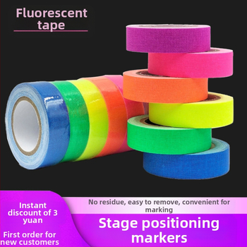UV-fluoreszkáló szövetszalag, fotózási csapat jelölő kellékei, színpadi pozicionáló jelölés, számozás, nagy tapadású, kopásálló szövetmintázó szalag