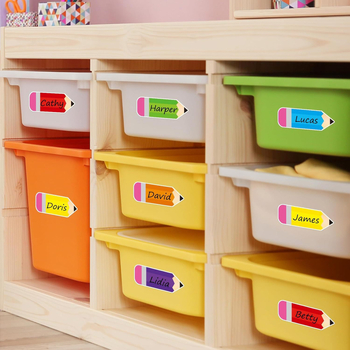 Piiriülene kuummüügis olev pliiatsi nimi, kaubamärgi silt, värviline kooli pliiatsi nimi, kaubamärgi kleebis, klassiruumi teadetetahvli silt