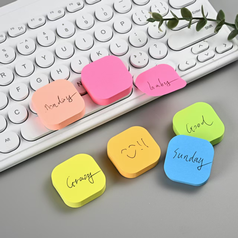 Piiriülene fluorestseeruv paber, ühevärviline ümmargune kleepmärkme indekskleebis, minimärkmepaberi märkmepaber