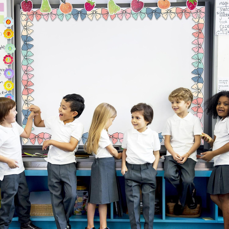 Värviline lipsusõlmega teadetetahvli ääris, pastellne lipsusõlmega stantsitud ääris, kontori-, klassiruumi- ja tahvlikaunistused