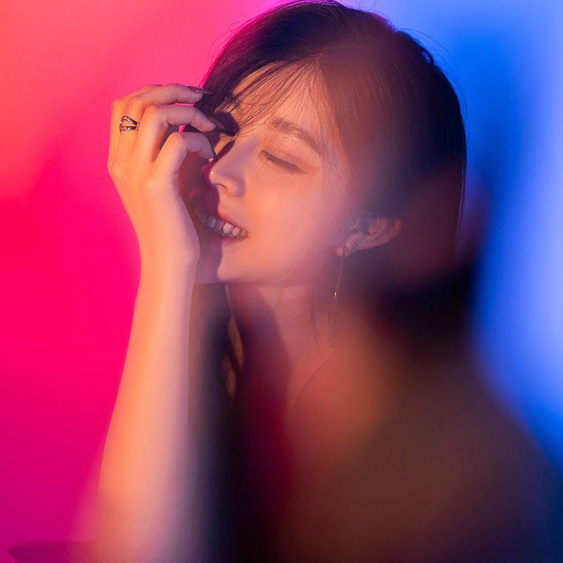 Karstā pārdošana tiešraidē, rokas izliekta pusloka speciālā efekta kamera, objektīva izplūšanas efekta fotografēšanas kamera, selfiju rīks