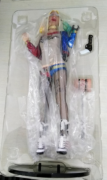 Task Force X 7-tolline kloun-naissoost Harley Quinn Suicide Squad Boxed Hand Office