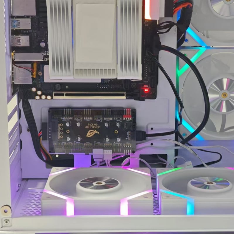 Piiriülene kuum toode: 5V 3-pin üks-kaheksa šassiiventilaatori jaotur, Argb Divine Light sünkroniseerimise kaks-ühes kontroller