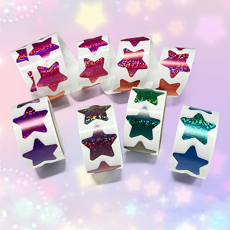 1000 matrica, 2,5 cm-es, holografikus színes csillag matricák, viselkedési táblázat, órarend és osztálytermi jutalom matricák